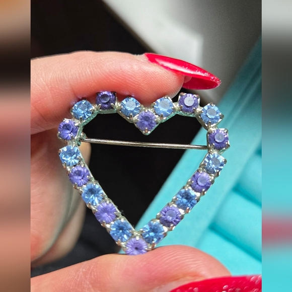 Heart Shaped Brooch Set Of 2 with Purple Rehinestone and Gold Tone - Picture 6 of 12